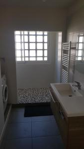 Appartements Appartement T3 lumineux et au calme. Wifi,Netflix et parking gratuit. : photos des chambres