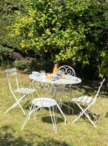 "A Deux Pas de la Montagnette", mazet provencal 4 personnes