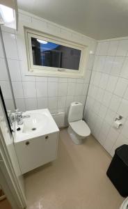 Lofoten_Beach_Eggum_Cabin