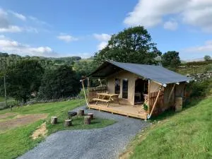 Safari Tent with Hot Tub in heart of Snowdonia - Llanfachreth