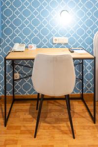 Budget Double Room room in Hostal Oriente