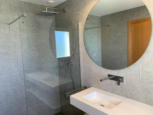 Beautiful apartment with pool near the beach