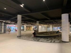 2BR 8pax SwingDuplexEkocherasMall—InfinityPool MRT