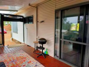 Warren Retreat - cozy and tranquil 2 brm home