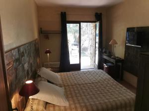 B&B / Chambres d'hotes tre castelli : Chambre Double - Vue sur Jardin