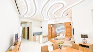 Prime Downtown Budapest Luxury Condo, Private Spa, Home Cinema, Patio