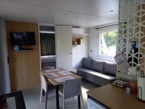 Campings Mobil home yves et magali : photos des chambres