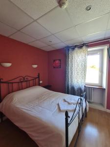 Hotels Hotel des Cevennes : photos des chambres