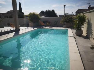 Maisons de vacances Appartement au dessus de la maison du Saunier : Maison 3 Chambres