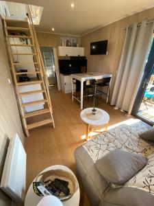 Maisons de vacances Tiny et Jacuzzi Charente Maritime : photos des chambres