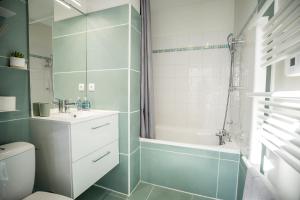 Appartements Appt Ambiance boheme 2 ch Piscine lagon : photos des chambres