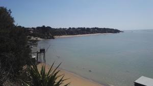 Appartements Gite Le Plessis Ocean a 200m de la mer, parking prive et jardin clos : photos des chambres