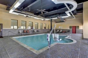 Comfort Suites Batesville