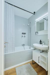 Topeingerichtete große 2-Zimmer Wohnung