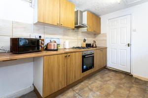 M18 Abbey Hey Guesthouse