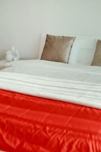 Capital Towers - Apartament Pop - art z widokiem na rzekę i park