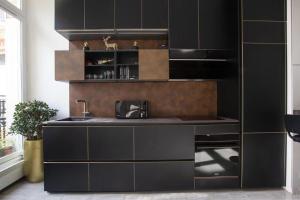 Avenue Kléber a proximité de lArc de triomphe, Avenue des Champs Elysées, Trocadéro,