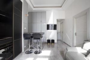 Avenue Kléber a proximité de lArc de triomphe, Avenue des Champs Elysées, Trocadéro,