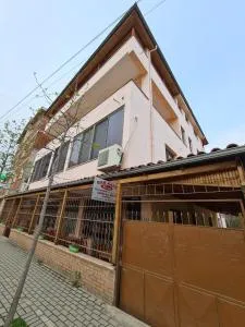 Bar Kafe Pjetri Guest House - Dajt