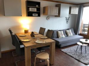 Appartements Lama-Gite-des-Puys T3 Lamadalet, vue sud, terrasse, parking prive : photos des chambres