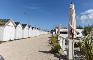 Appartements LES PIEDS DANS L'EAU - Acces direct a la plage : photos des chambres