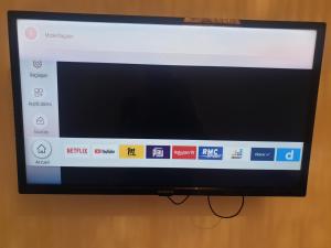 NEW CHEAP PRIVATE ROOM, KITCHEN , OVERWIEUW sea,TRAM on spot, 12 minutes from nice train station with tram , beach in 17 min tram , CHAMBRE PRIVÉE pas cher, cuisine équipée , tram sur place, APERÇU mer, 12 min de la gare de Nice avec le tram, 17 