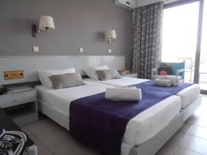 Twin Room room in Happy Days Hotel