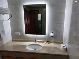 Family Room with Garden View room in Nerissa Hotel