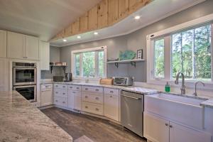 Lush Gilbert House with Outdoor Oasis on Lake Murray