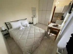 Flo's Apartment - Galatás