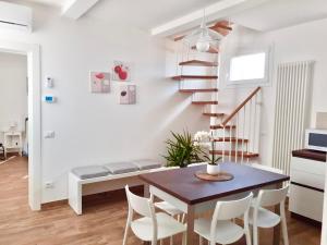 Casa Vacanze con Vista Mare e Giardino - Amanecer