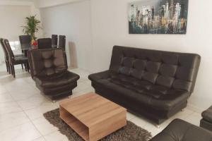 Guest Friendly Boutique House in Great Location