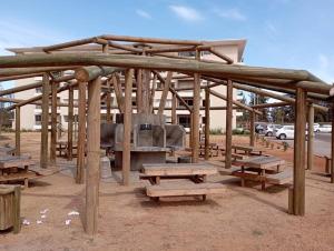 Hermoso Dpto entre bosque y piscina.