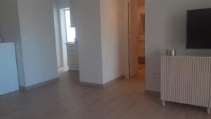 APARTAMENTO- ATICO EN MIJAS COSTA , CON PISCINA.