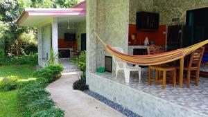 Nananuira Apartment and Room