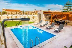 Rose Villa with Private Pool - Kavoúsion