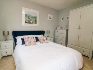 Cornerways, 8 North Lane