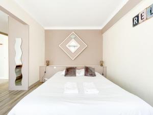 Hotels La Marine : photos des chambres