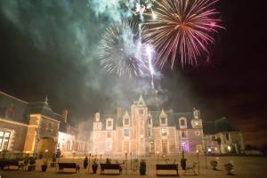 Appartements GITE LOFT DE 15 PERSONNES AU CHATEAU DE JALLANGES VOUVRAY : photos des chambres