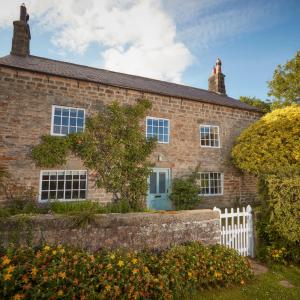 Three-Bedroom House room in Swinton Park