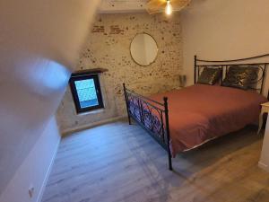 Appartements GITE LOFT DE 15 PERSONNES AU CHATEAU DE JALLANGES VOUVRAY : photos des chambres