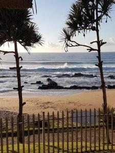 Beachfront Luxury - 2 Chakas Place