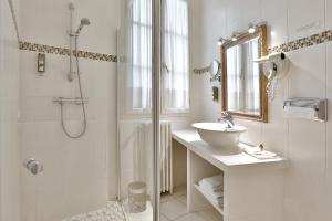 Hotels Hotel Restaurant Charbonnel : photos des chambres