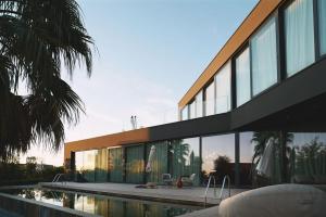 Villa Vigo - The Monolith Drop
