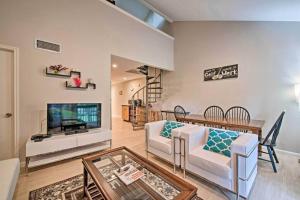 Lovely 2-Bedroom, 2-Bath Condo On The Golf Course