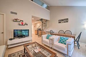 Lovely 2-Bedroom, 2-Bath Condo On The Golf Course