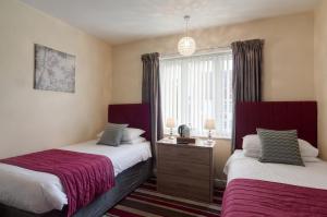 Twin Room with Shower room in Stoneleigh Hotel