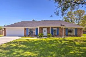 Foley Getaway with Fenced Yard - 13 Mi to Beaches! - Elberta