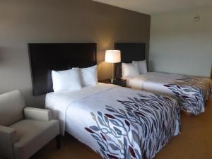 Deluxe Room with Two Double Beds Non-Smoking room in Days Inn by Wyndham Somerset