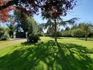 La Charmeraie adorable chaumière dans un écrin de verdure - Offrethun